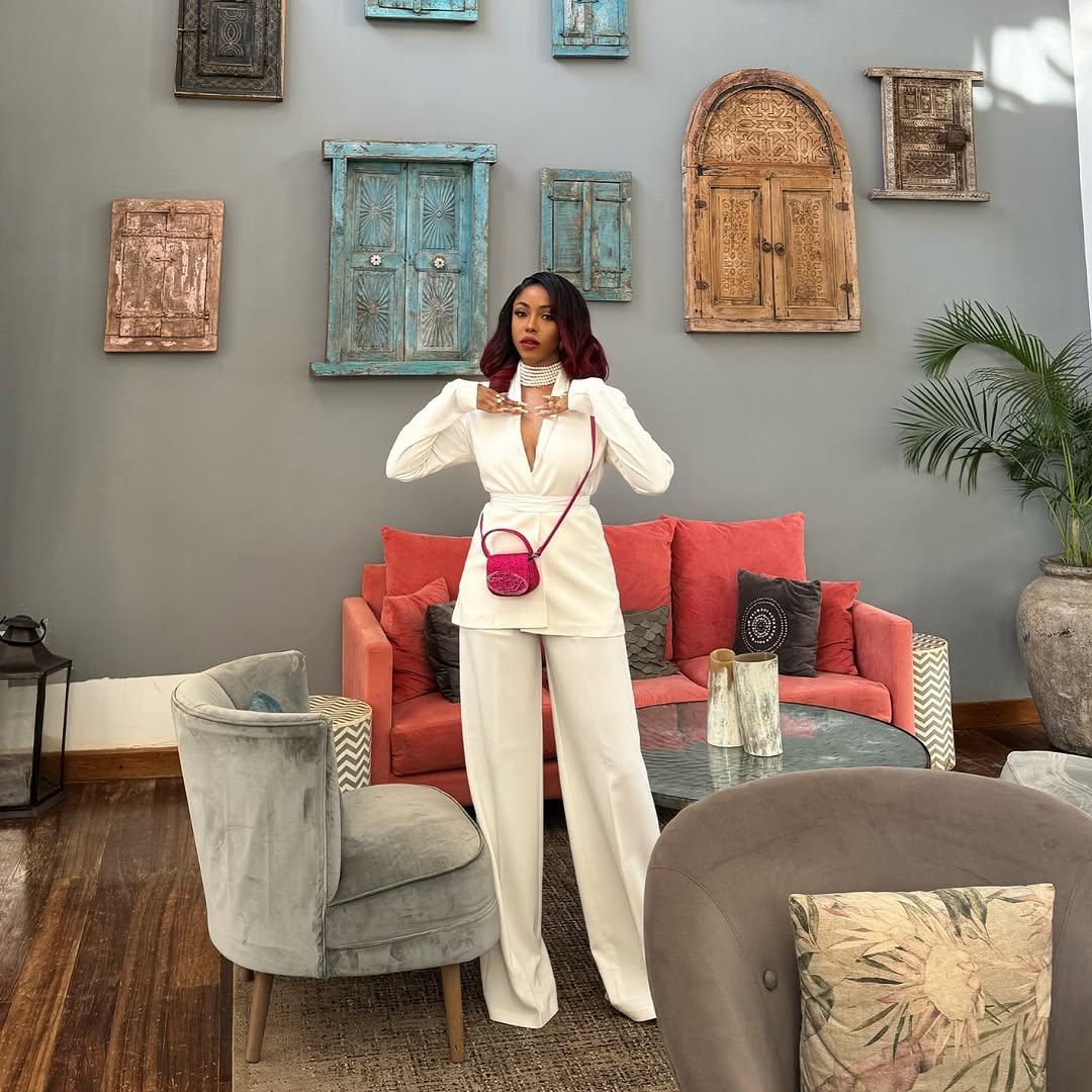 The Asha Set